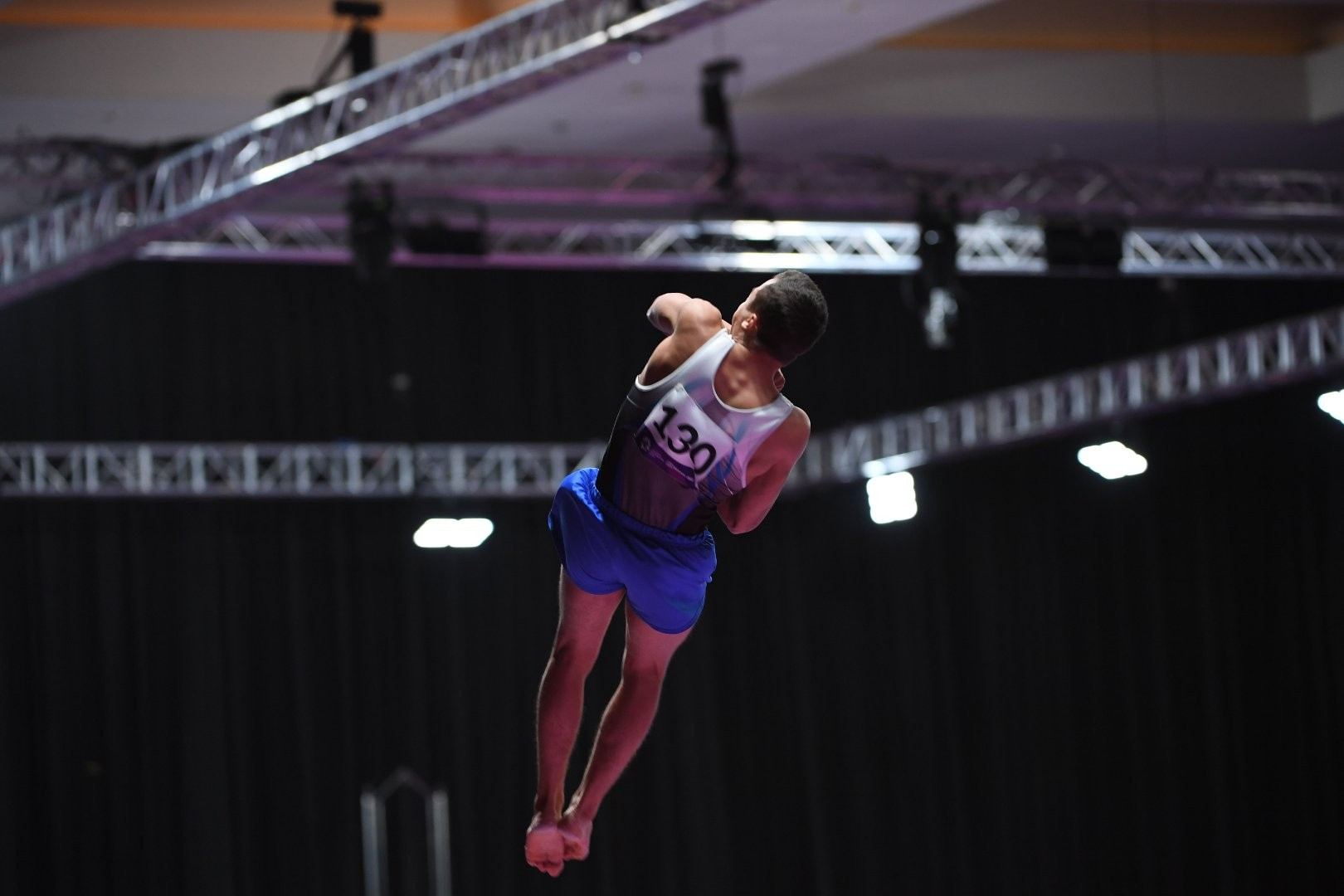 Казахстанец с первого места вышел в финал этапа Кубка мира по спортивной гимнастике  