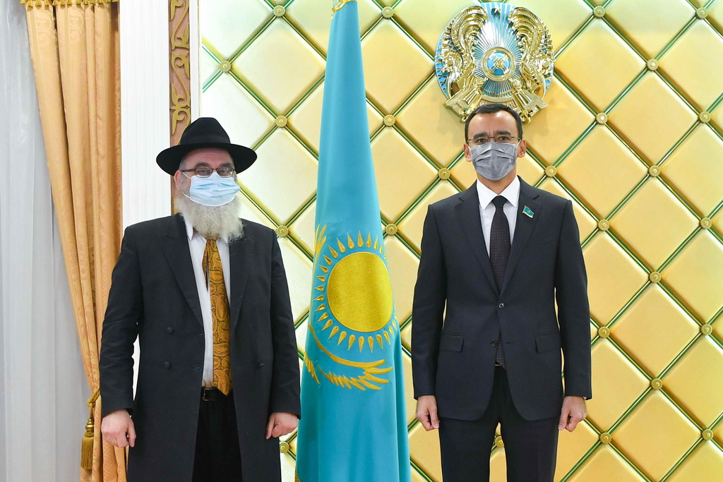 Маулен Ашимбаев встретился с главным раввином Казахстана
