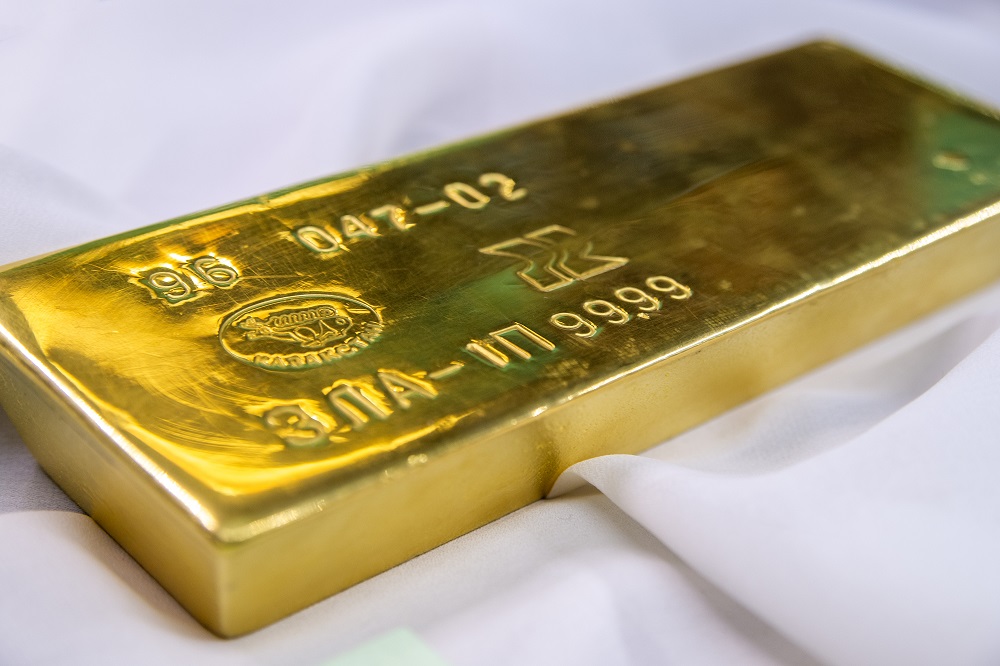 Более 2300 золотых слитков приобрели казахстанцы в ноябре  