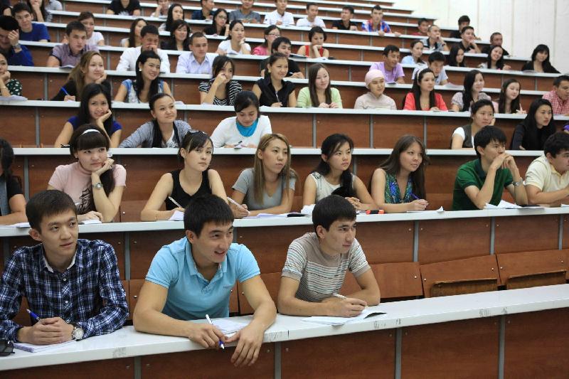 «Студент не должен платить за высшее образование» – председатель правления КазГЮУ Нарикбаев 