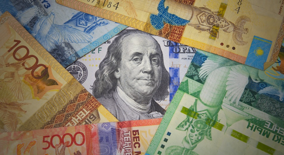 Доллар снова пробует «400» в обменниках
