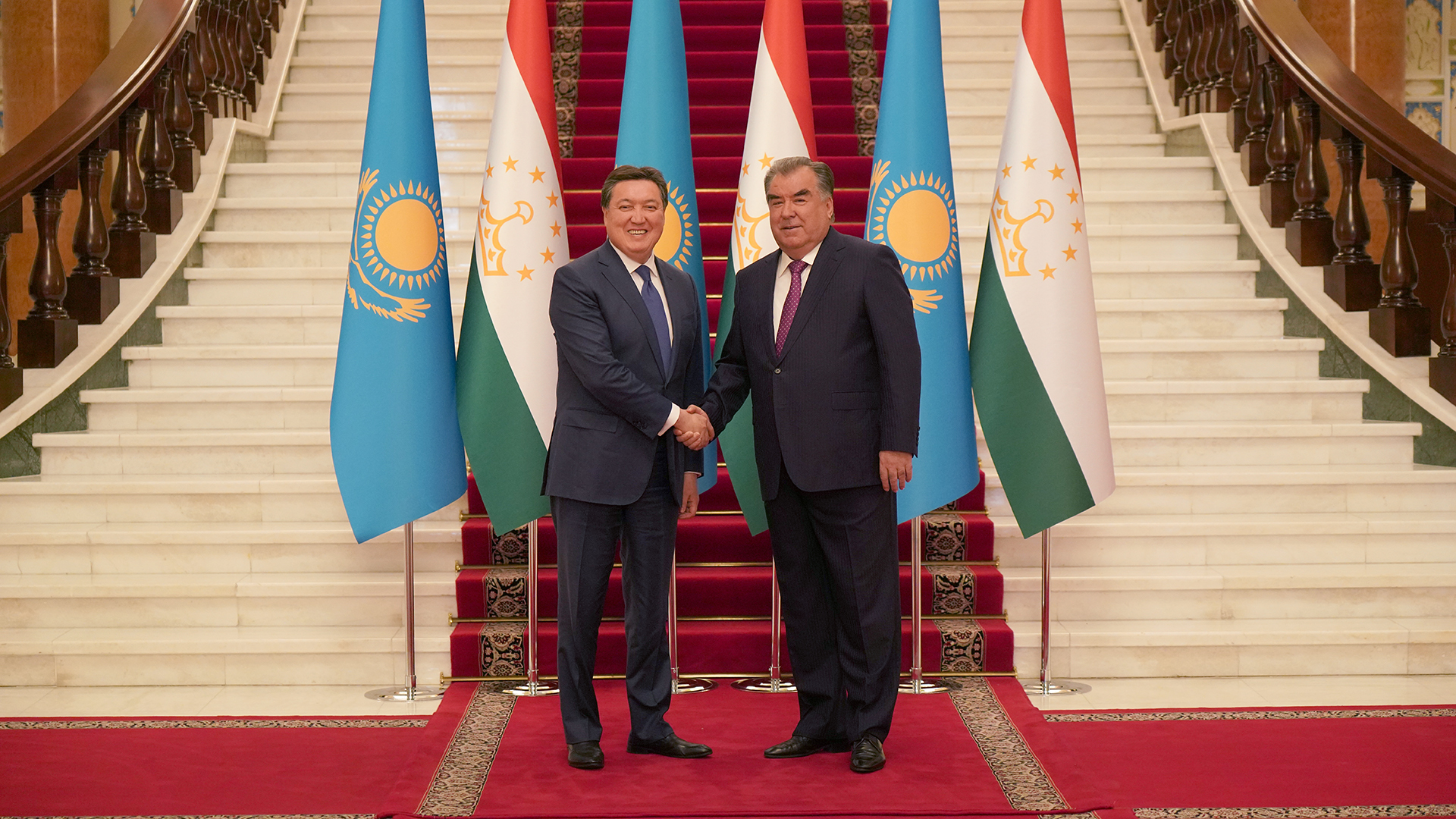 Казахстан и Таджикистан намерены реализовать проекты на $80 млн  