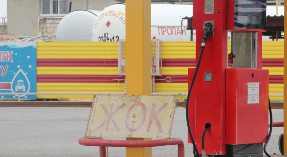В Актюбинской области автотранспорт сжиженным газом заправляют только по талонам 