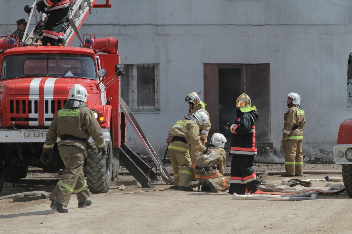 Ликвидирован пожар на строительном рынке в Алматинской области 