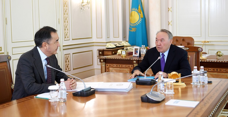 Назарбаев призвал акима Алматы решать проблемы города на системной основе  