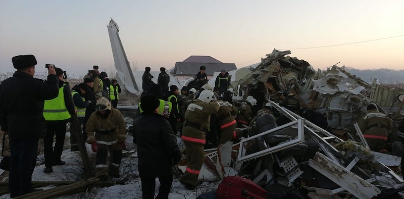 Пострадавшим при крушении самолета близ Алматы будет оказана помощь – президент РК 