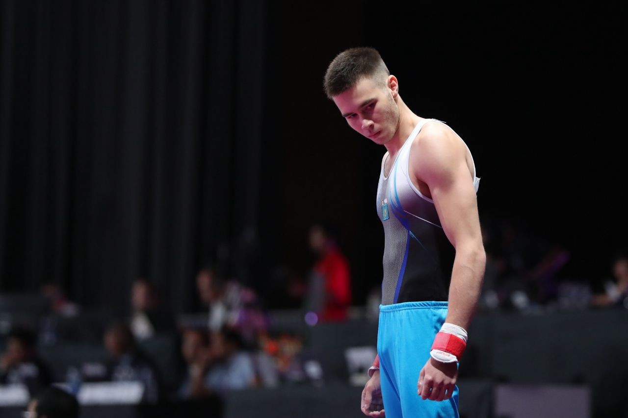 Казахстанец третьим из 202 спортсменов квалифицировался в финал чемпионата мира   