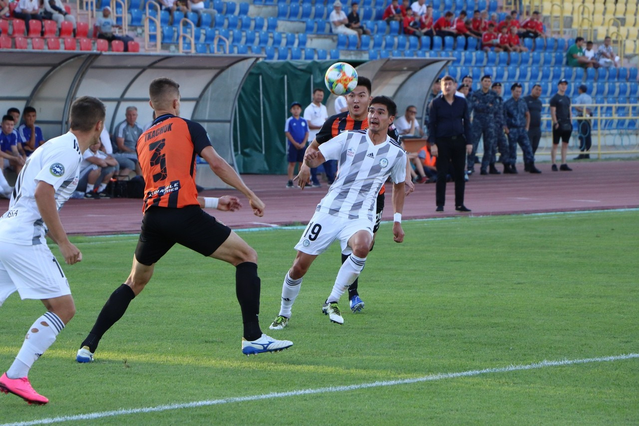 Чемпионат Казахстана по футболу вновь приостановлен