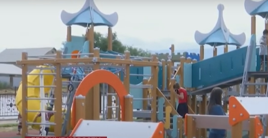 Детский парк открыли на родине первого президента