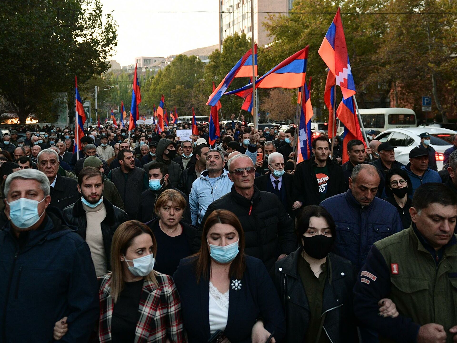 Митинг в Армении: сторонники экс-президента Кочаряна собрались у здания суда в Ереване   
