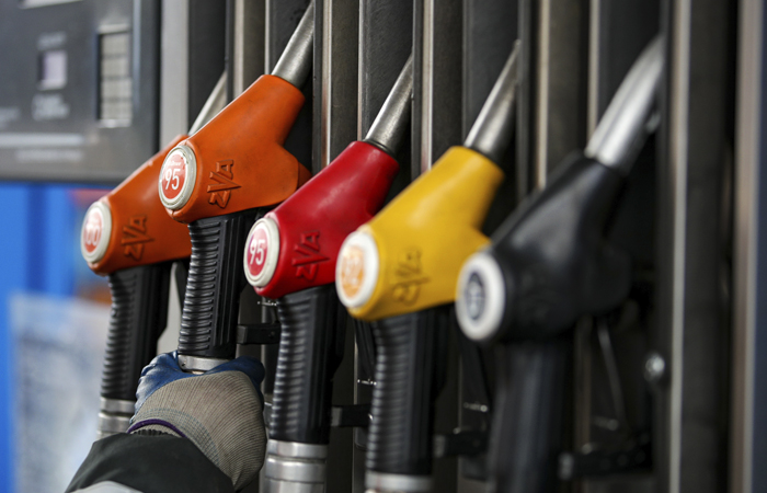 Цены на бензин в России за неделю выросли на 10 копеек