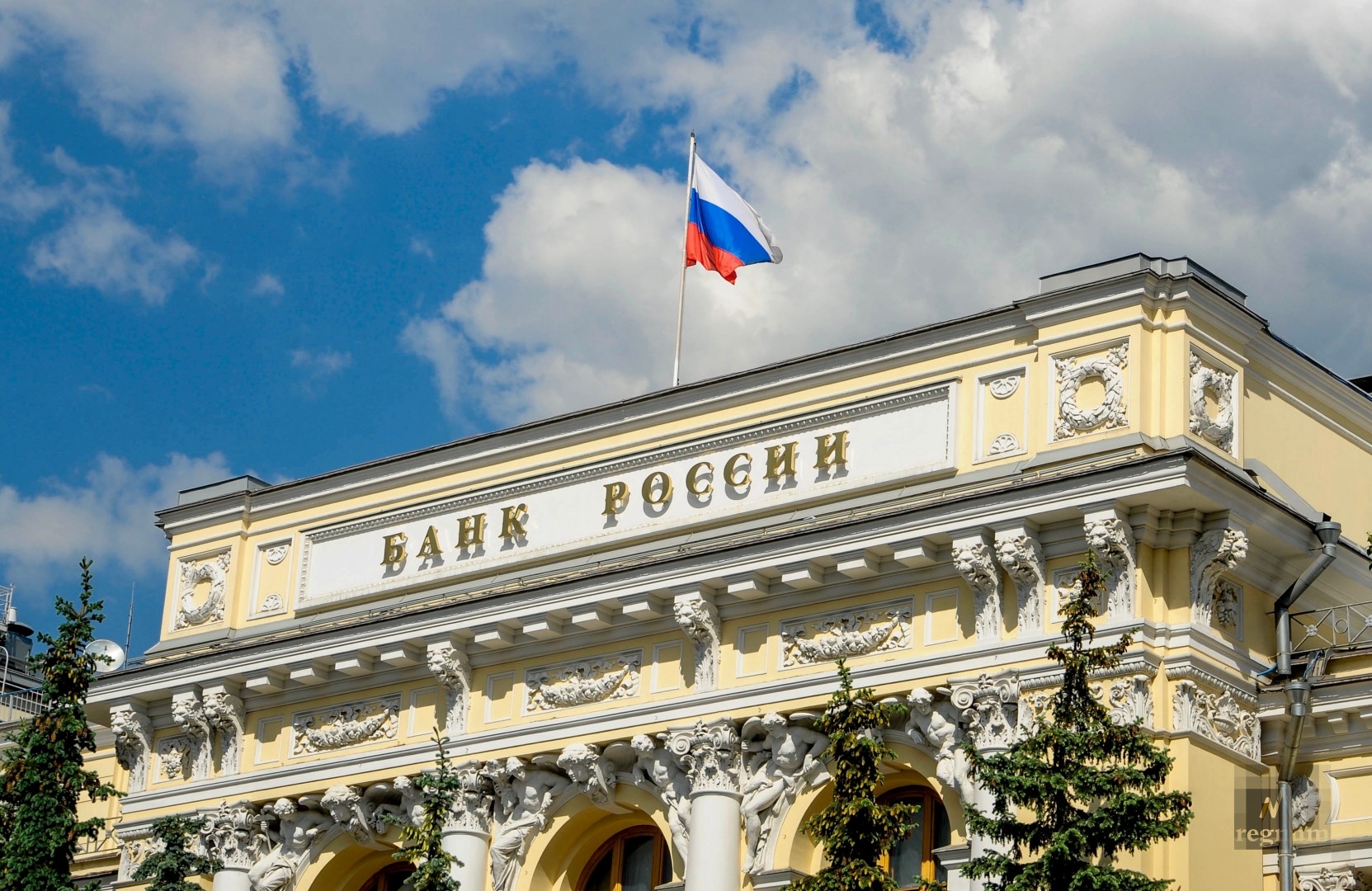 Банк России планирует повысить ключевую ставку до 5-6%  