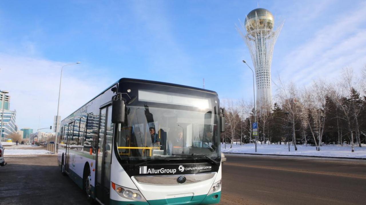 Общественный транспорт Нур-Султана в новогодние праздники будет курсировать до 23 часов  