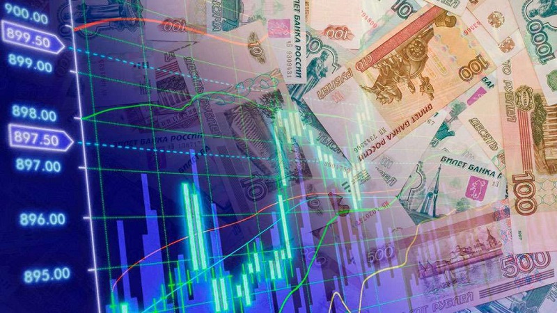 Доллар на Московской бирже поднялся выше 77 рублей впервые с 22 апреля  