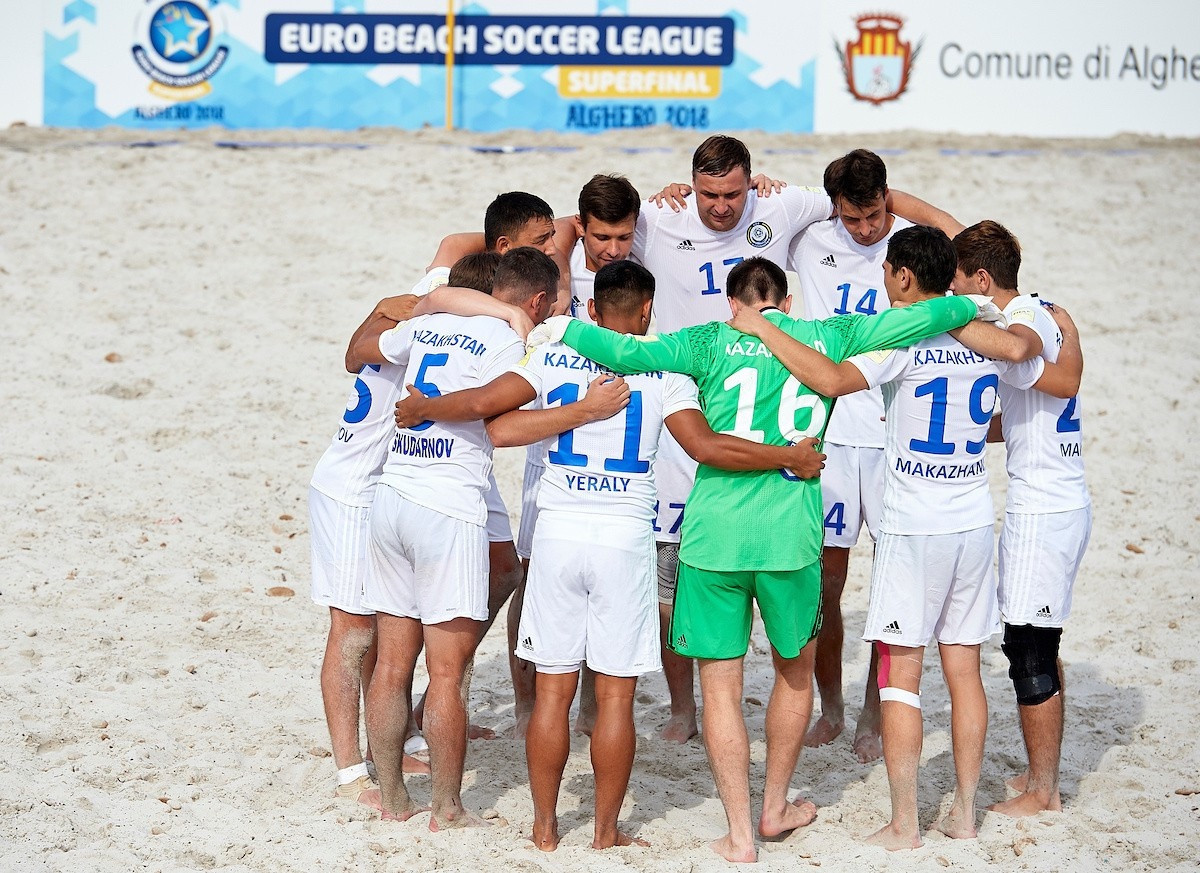 Команда Казахстана по пляжному футболу уступила Дании в матче отбора на ЧМ-2021 