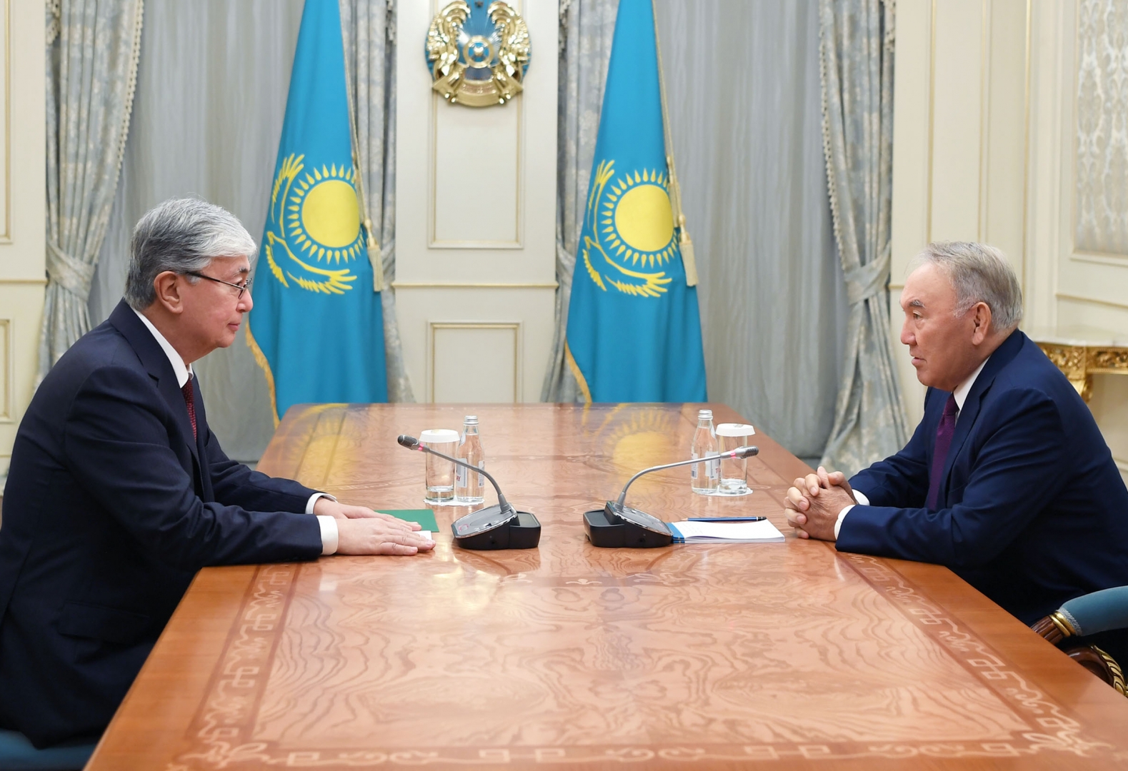 Как распределяли власть в Казахстане