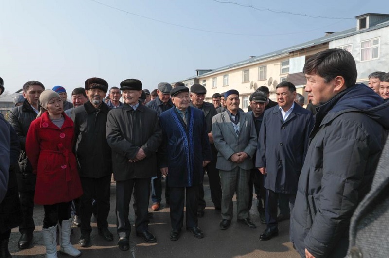 Бауыржан Байбек посетил отдаленные аулы Туркестанской области 