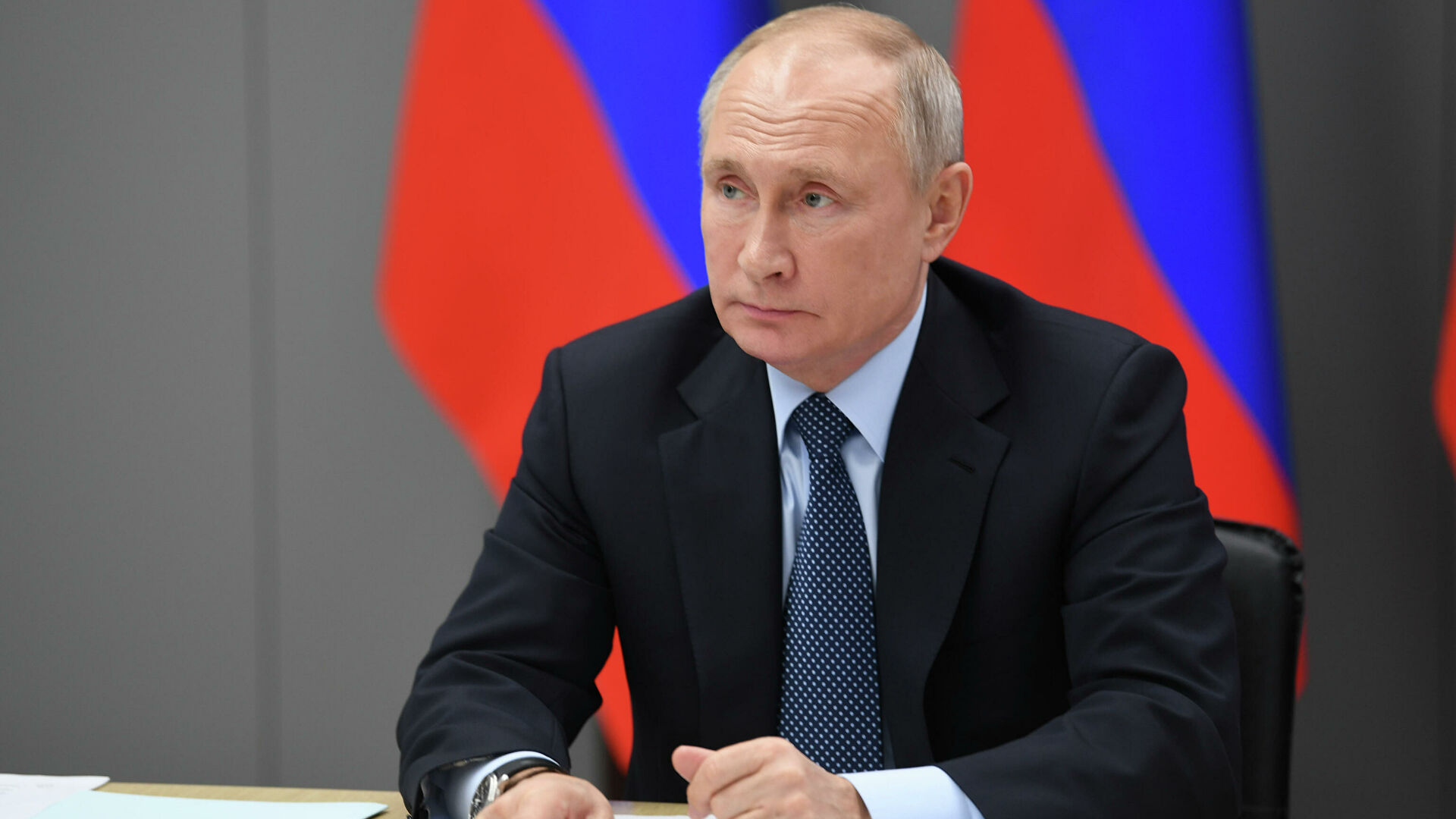 Путин обещает вакцинироваться от коронавируса, когда это станет возможным  