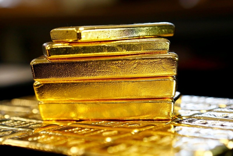 Золото торгуется выше $1700 за унцию – на максимуме почти за восемь лет  