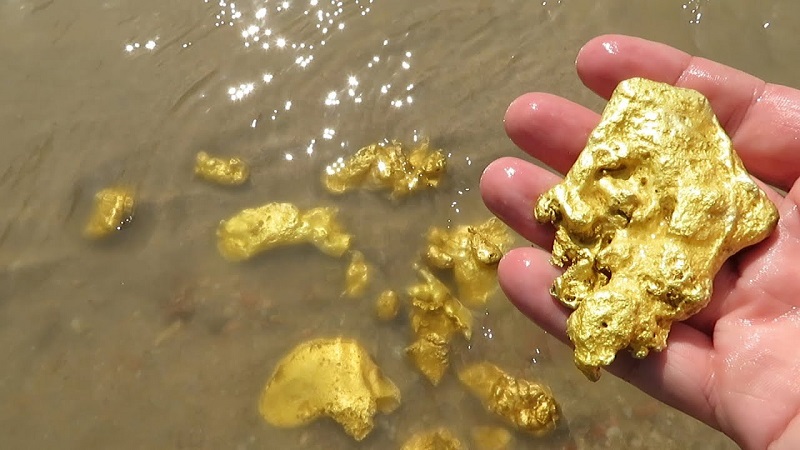 Стоимость золота упала ниже $1400 за унцию   