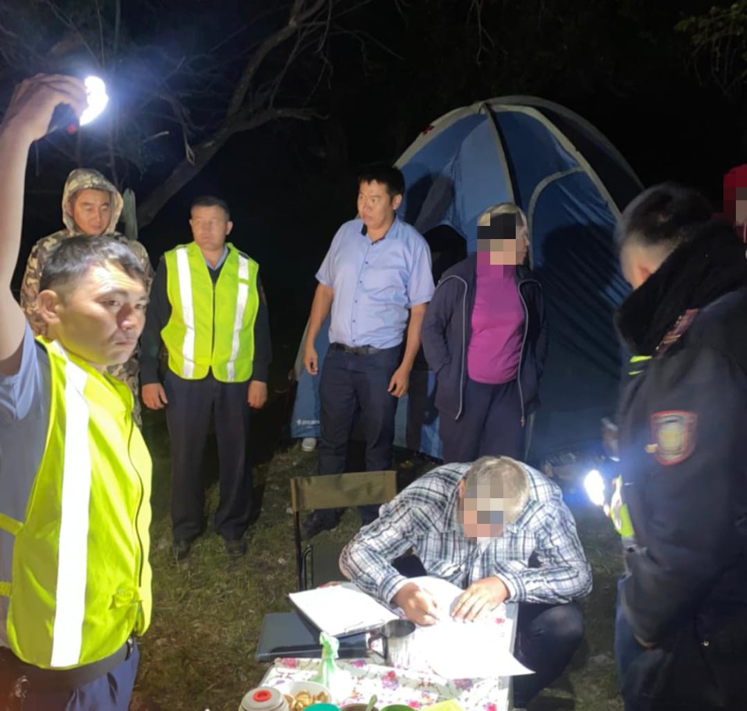 Полицейские и спасатели нашли четверых туристов, пропавших в горах Туркестанской области 