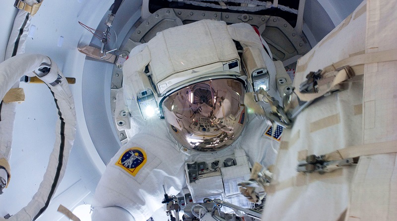 Астронавты NASA готовятся к предстоящим выходам в открытый космос с борта МКС  