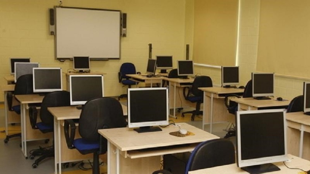 В Атырауской области более 15 000 учеников передадут в пользование школьные компьютеры