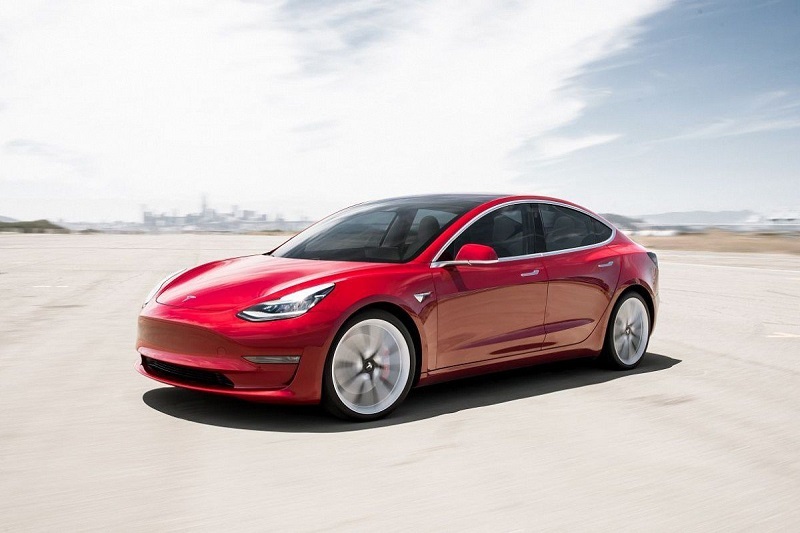 Tesla начала массовые поставки Model 3 с шанхайского завода  
