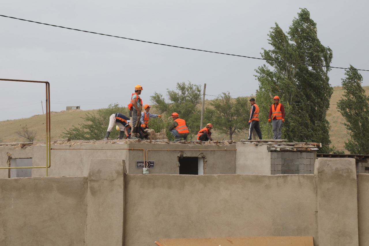 В Байзакском районе полным ходом идут восстановительные работы
