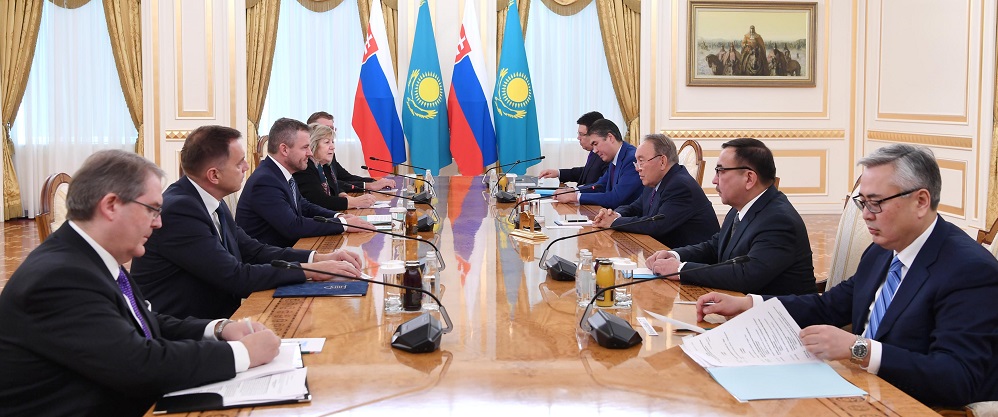Нурсултан Назарбаев встретился с премьер-министром Словацкой Республики 