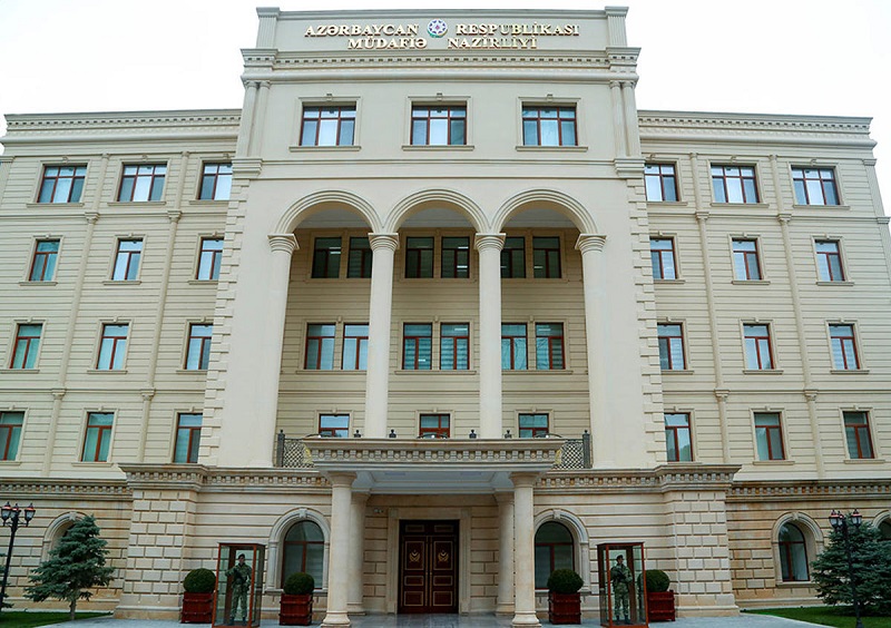 Минобороны Азербайджана сообщает об обстрелах со стороны Армении  