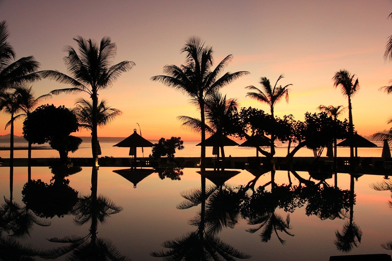 Индонезия отложила открытие острова Бали для иностранных туристов 