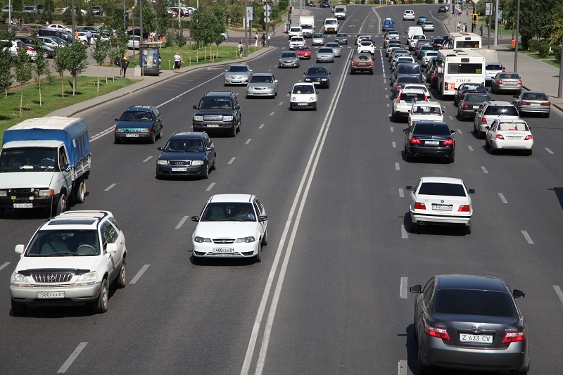 Число зарегистрированных автомобилей в Казахстане в январе – ноябре уменьшилось на 0,7%  