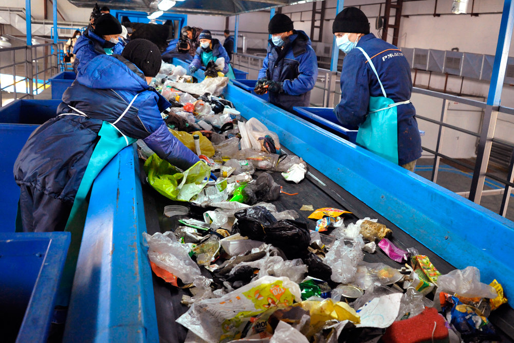 В Усть-Каменогорске и Семее установят линии по сортировке мусора  