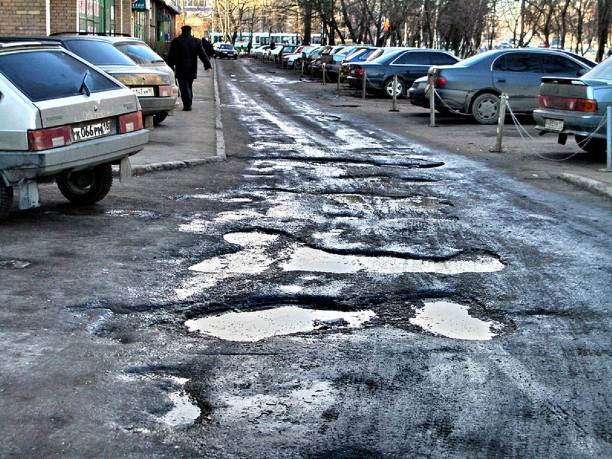Назарбаев распорядился выделить 350 млрд тенге на ремонт дорог в регионах   