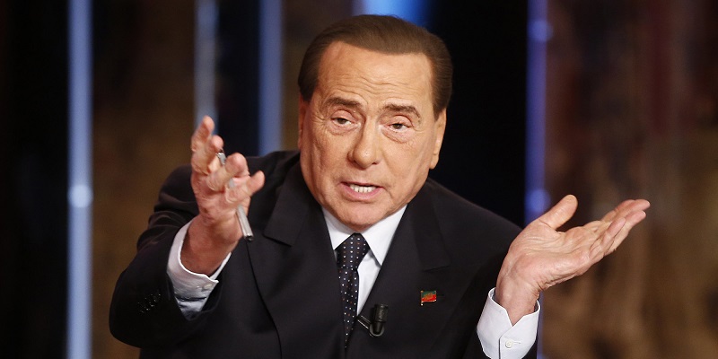 В Италии госпитализировали Берлускони, заразившегося COVID-19  