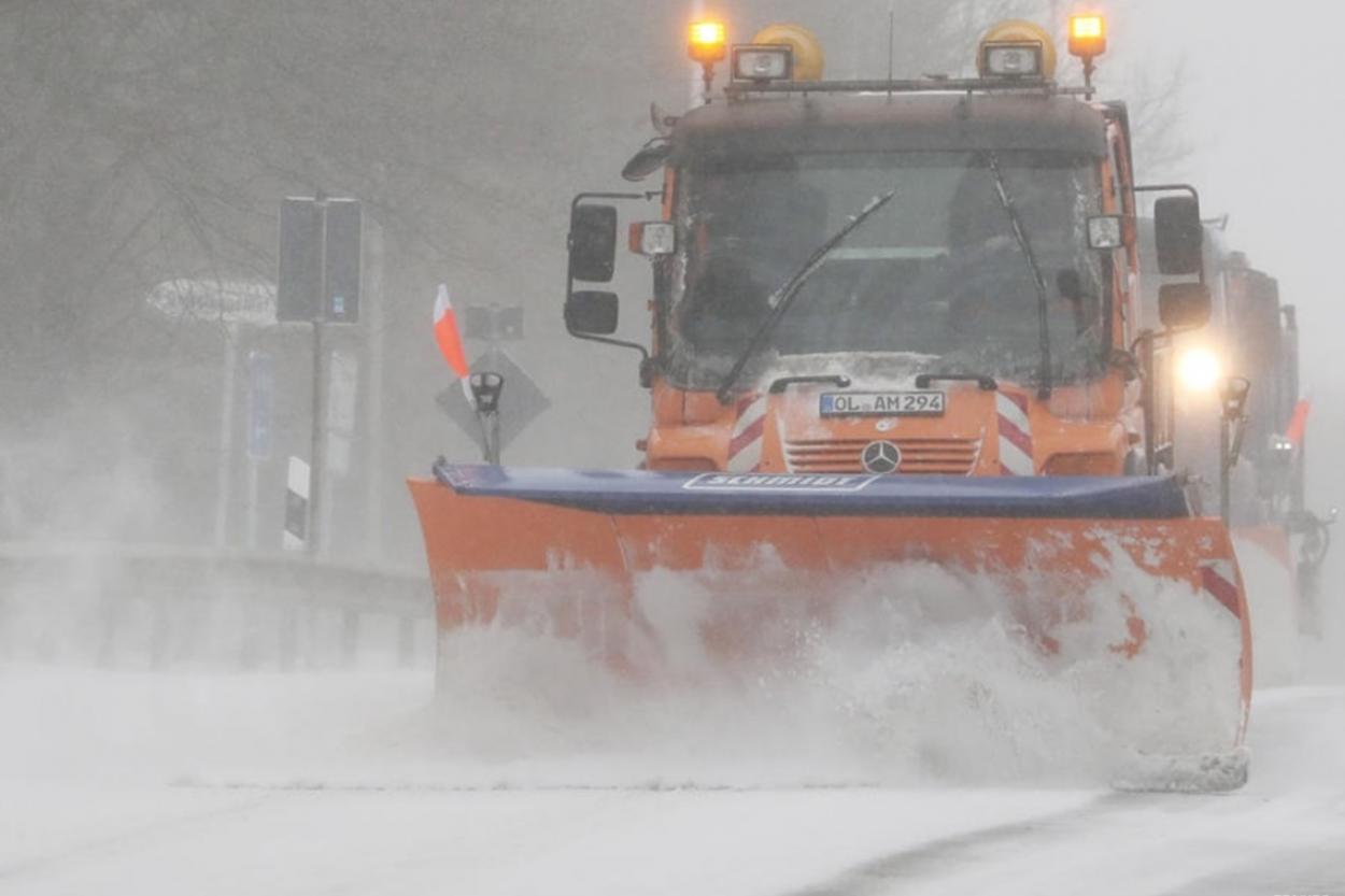 В Нидерландах снежная буря спровоцировала транспортный коллапс  
