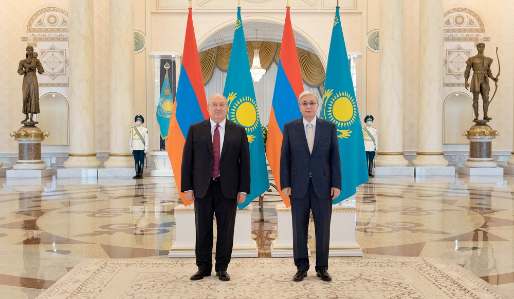 Что обсуждали президенты Казахстана и Армении  