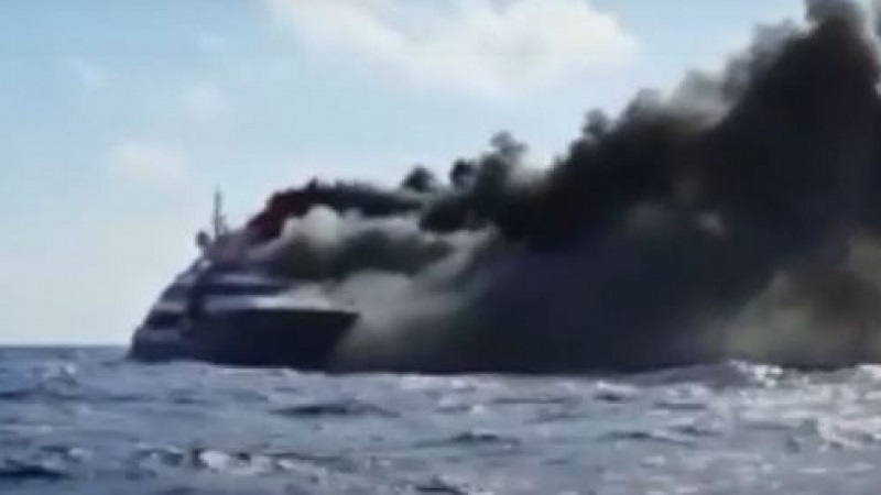 Яхта с казахстанцами загорелась у берегов Италии   