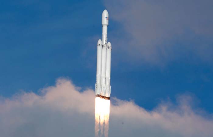 Пентагон планирует использовать ракеты SpaceX для срочной переброски грузов по планете через космос  