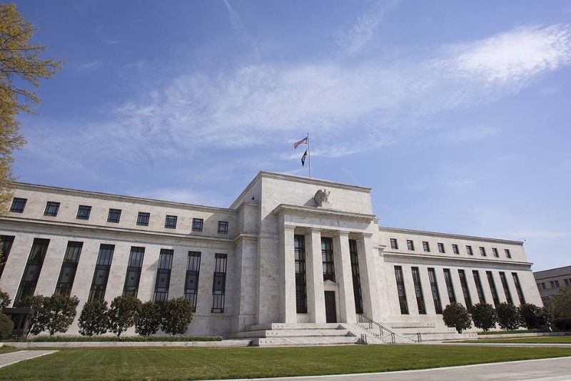 ФРС США снизила базовую процентную ставку почти до нуля  