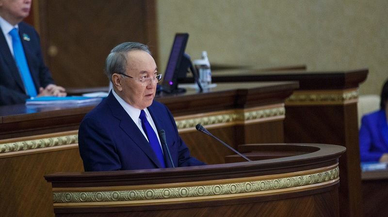 Назарбаев проведет в пятницу совещание с членами кабмина, партии Nur Otan