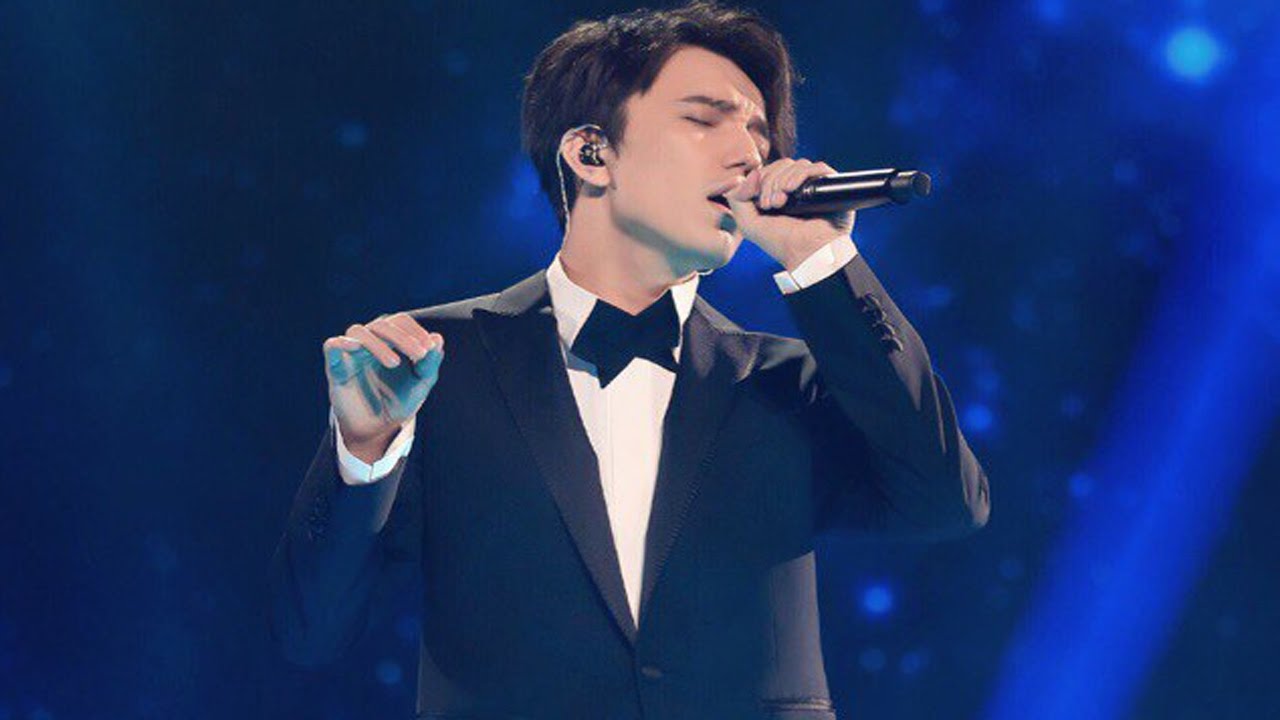 Казахстанца включили в список голосования "Лучшие певцы всех времён и народов"   