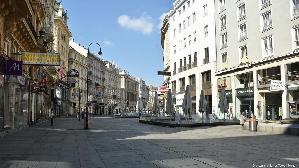 В Австрии возобновляют работу магазины и школы  
