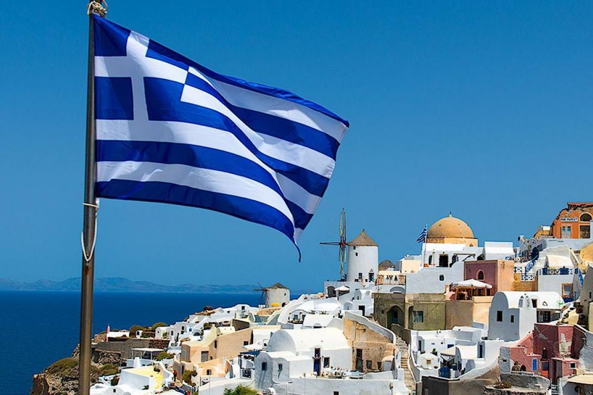 В Греции открылись кафе и рестораны  