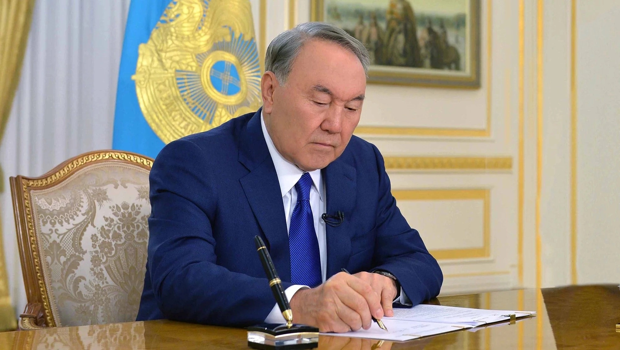 Нурсултан Назарбаев подписал закон, регулирующий рекламную деятельность в Казахстане 