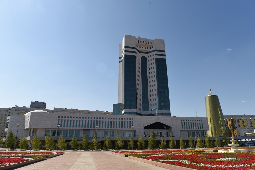 Парламент Казахстана принял поправки в закон о международных договорах  