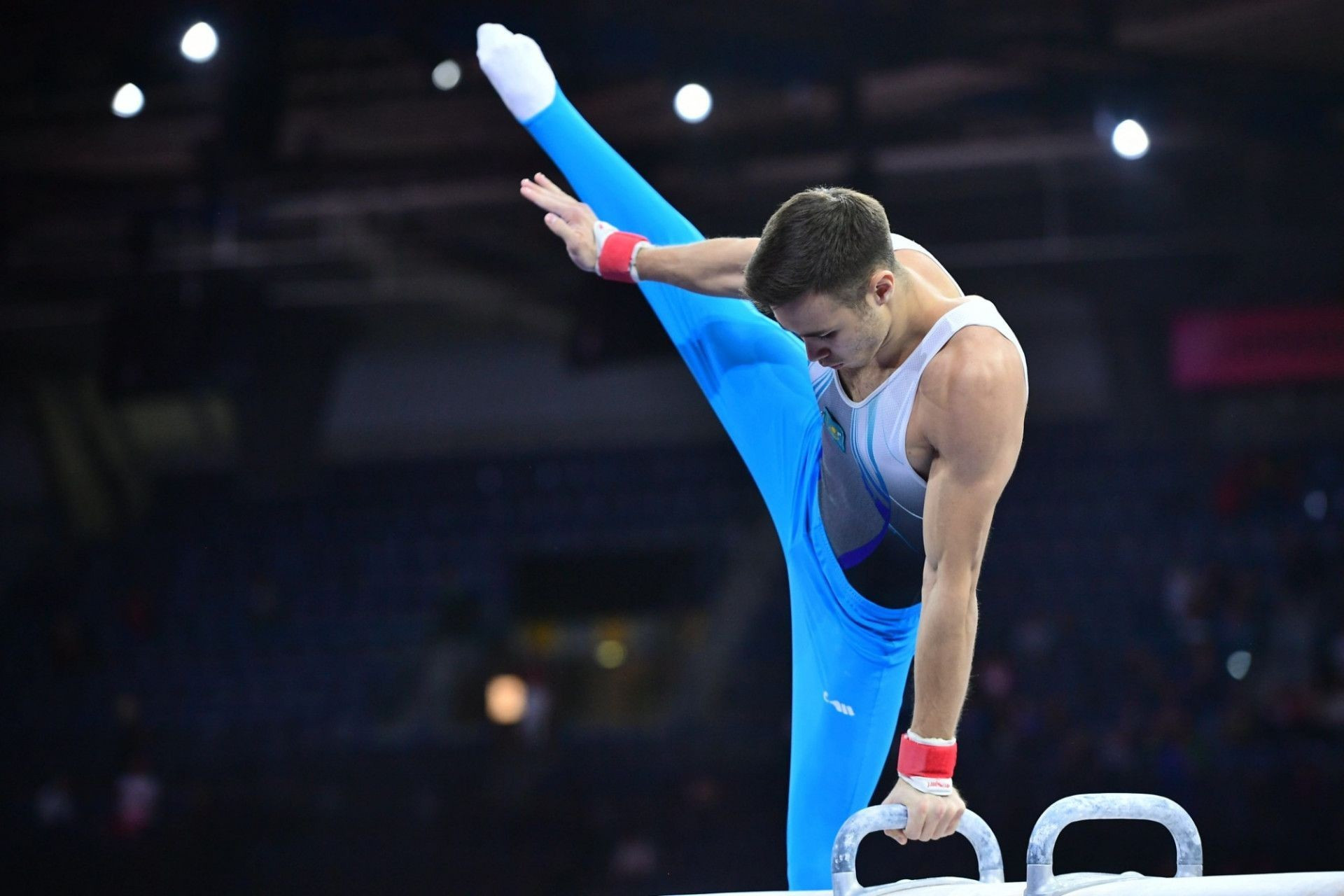 Нариман Курбанов завоевал серебро этапа Кубка мира по спортивной гимнастике