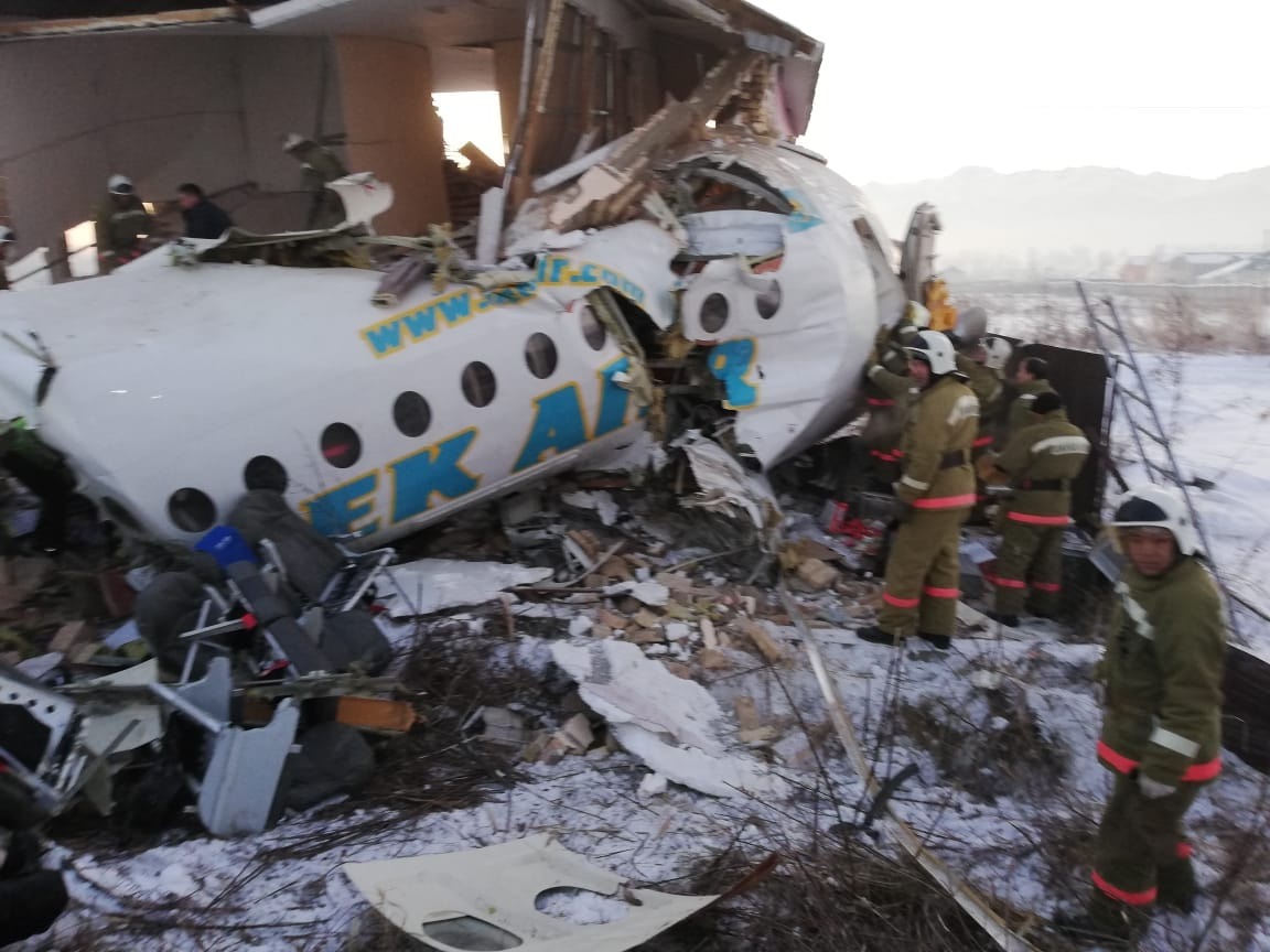 Число жертв авиакатастрофы близ Алматы увеличилось до 15 человек 
