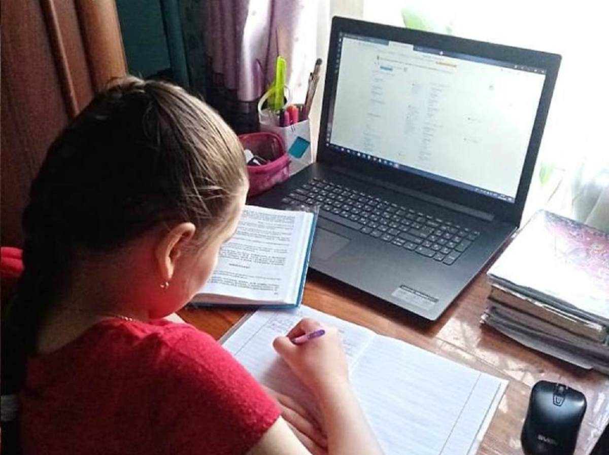 В Туркестанской области школьникам планируют предоставить ноутбуки 